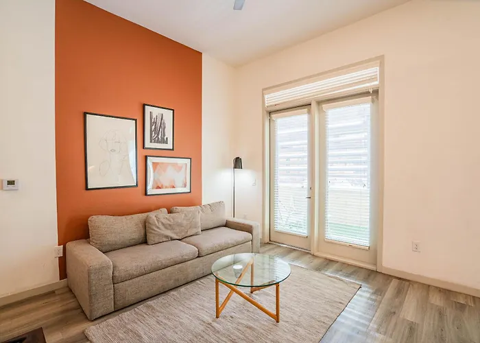 Boulevard Modern Roosevelt Row 1br Pool Gym 3