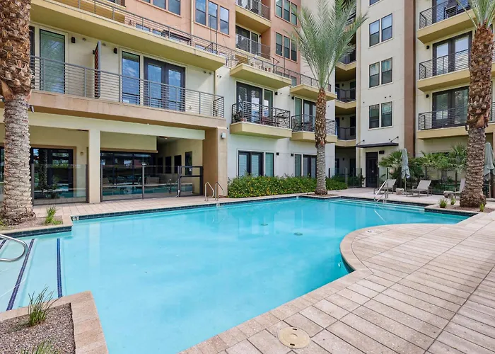 Boulevard Modern Roosevelt Row 1br Pool Gym 3 Phoenix