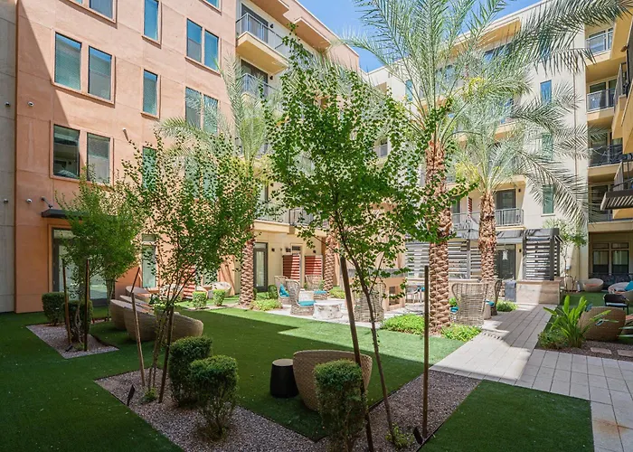 Boulevard Modern Roosevelt Row 1br Pool Gym 3